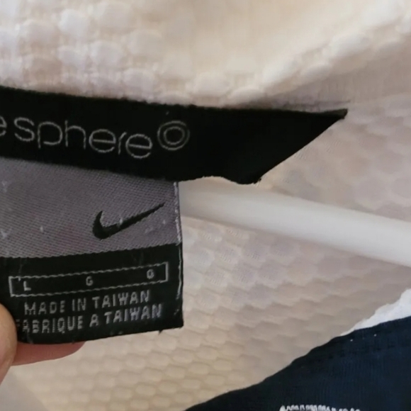 Lot Of 2 Men’s Nike Large Polo and Tshirt - Picture 6 of 7